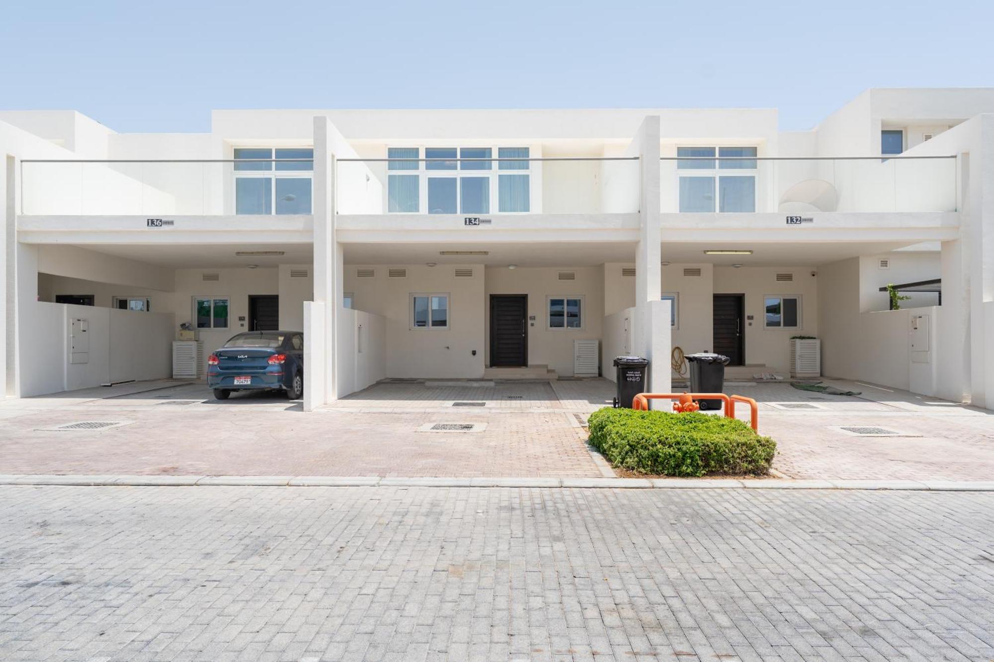 Villa Serene 3br With Private Backyard In Damac Hills 2 By Bhavan *